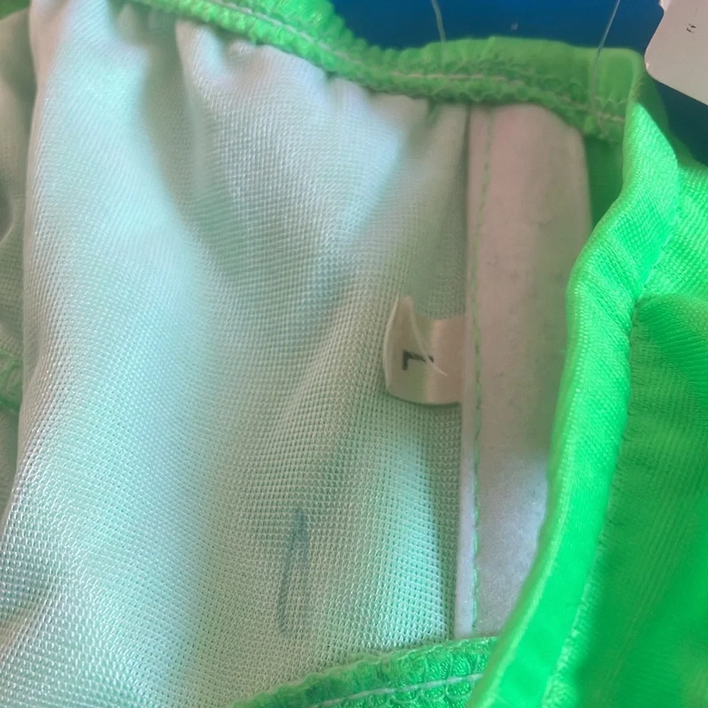 FINAL MARKDOWN Vibrant Green swimsuit top large brand new